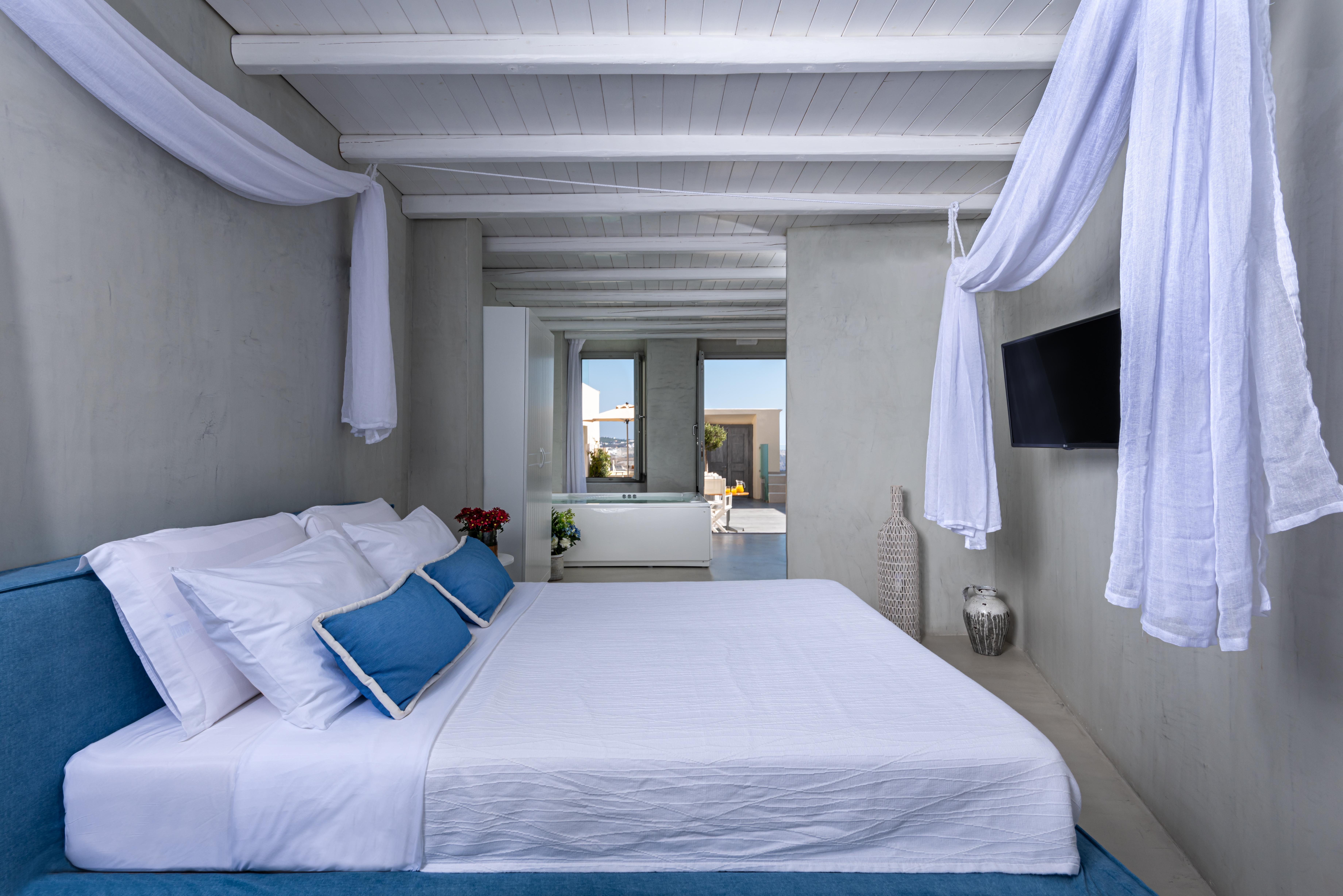 Mythical Blue Luxury Suites (Adults Only) Fira  Exterior photo